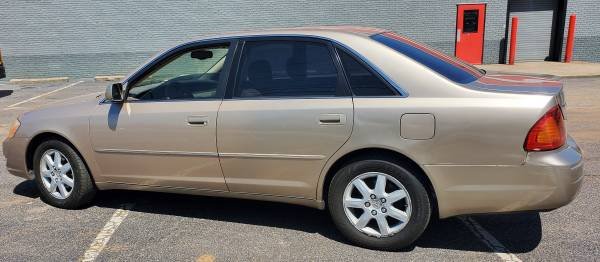 2001 Toyota Avalon XL's photo