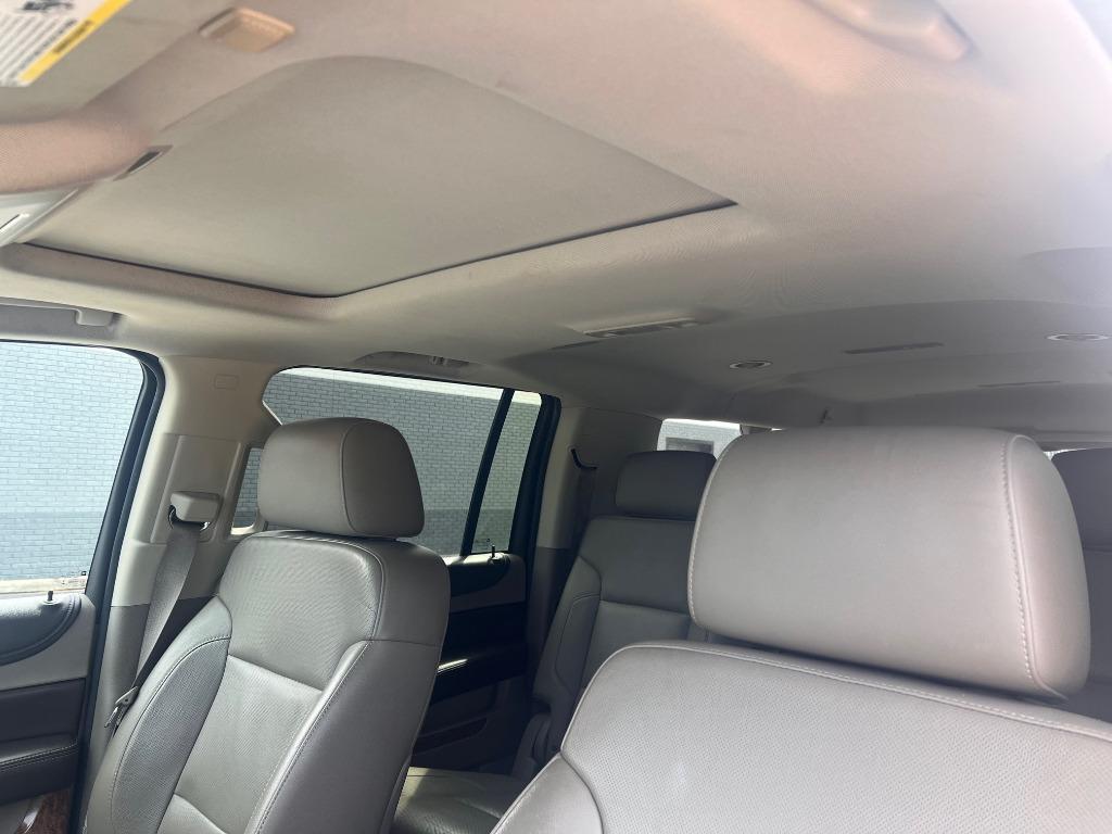 2015 Chevrolet Suburban LTZ - Photo 7